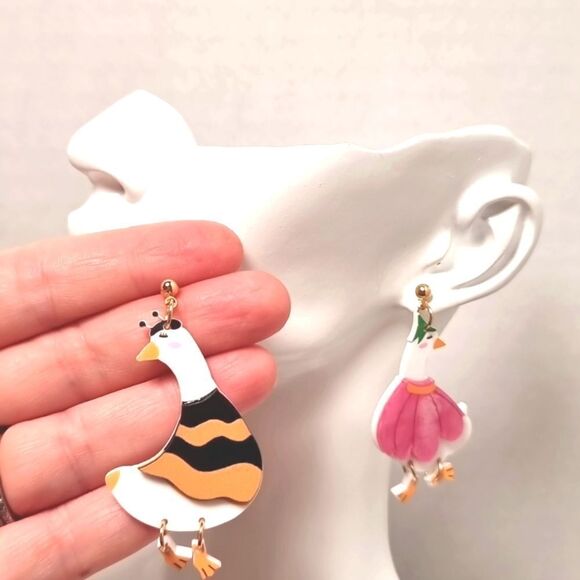 GOOSLING ASSEMETRICAL FANCY DRESS cute fun kawaii earrings mismatched - Picture 3 of 7